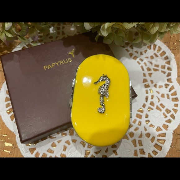 Compact mirror by Papyrus - Picture 5 of 8